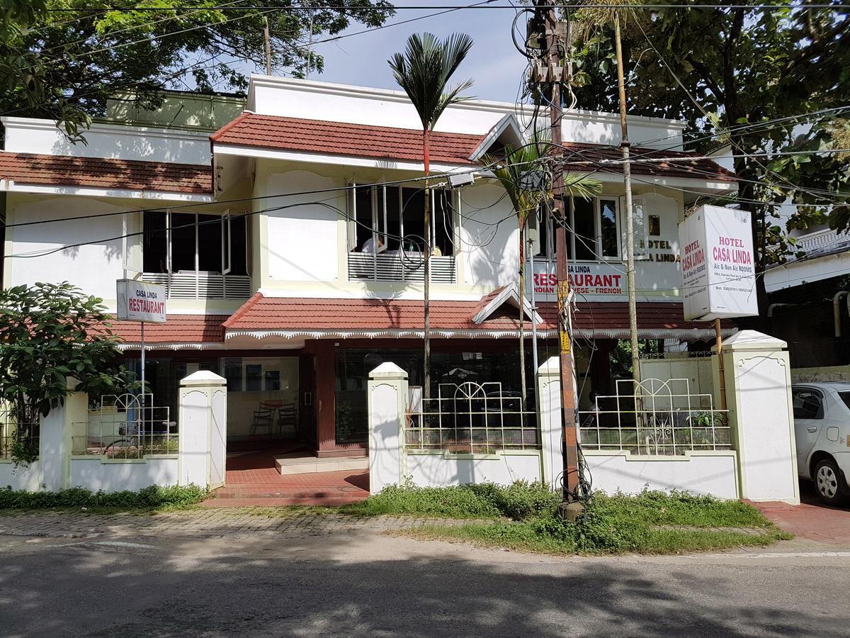 Casa Linda Hotel Kochi Exterior photo